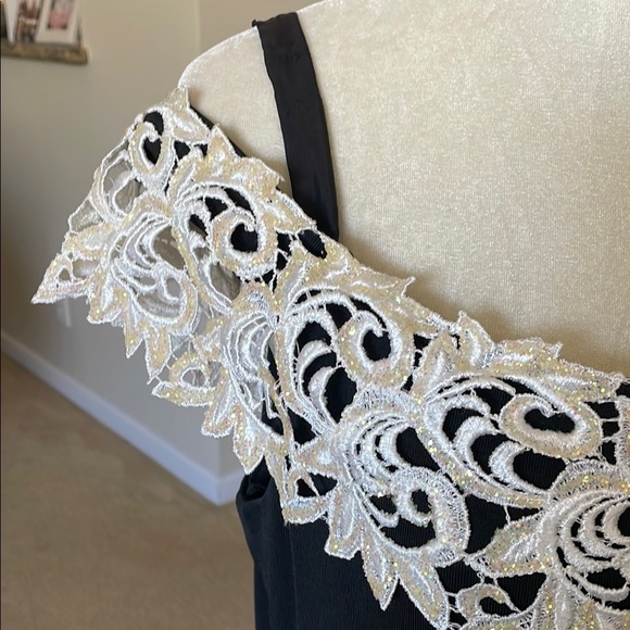 Vintage Dave & Johnny Party or Prom Dress. - Picture 2 of 11